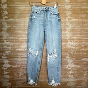Zara High Rise Light Wash Distressed Mom Jeans Preppy Basic Womens size 2